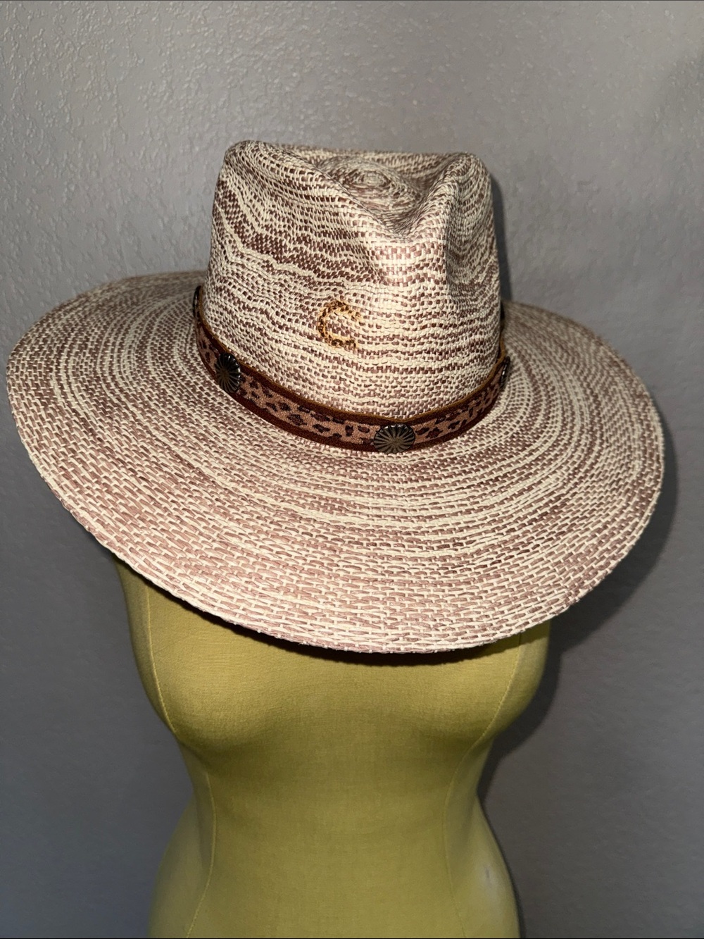 Cream and Brown Woven Wide-Brim Fedora Hat with Decorative Band